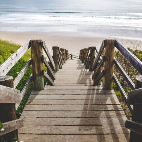 accommodations-tag-near-the-beach-intro-754f2253